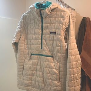 Patagonia white size medium Nano Puff Bivy Pullover